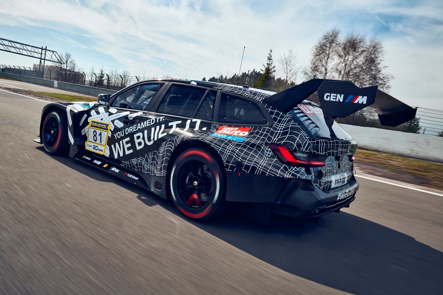 Novo BMW M3 Touring GT3 triunfa na estreia…
