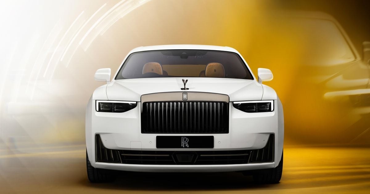 Rolls-Royce abandona plano de se tornar apenas EV e continuará fabricando motores V12