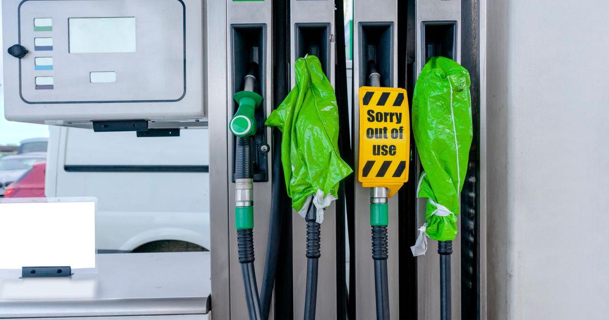 Compra de pânico faz com que mais de 100 postos de gasolina em Victoria fiquem sem combustível