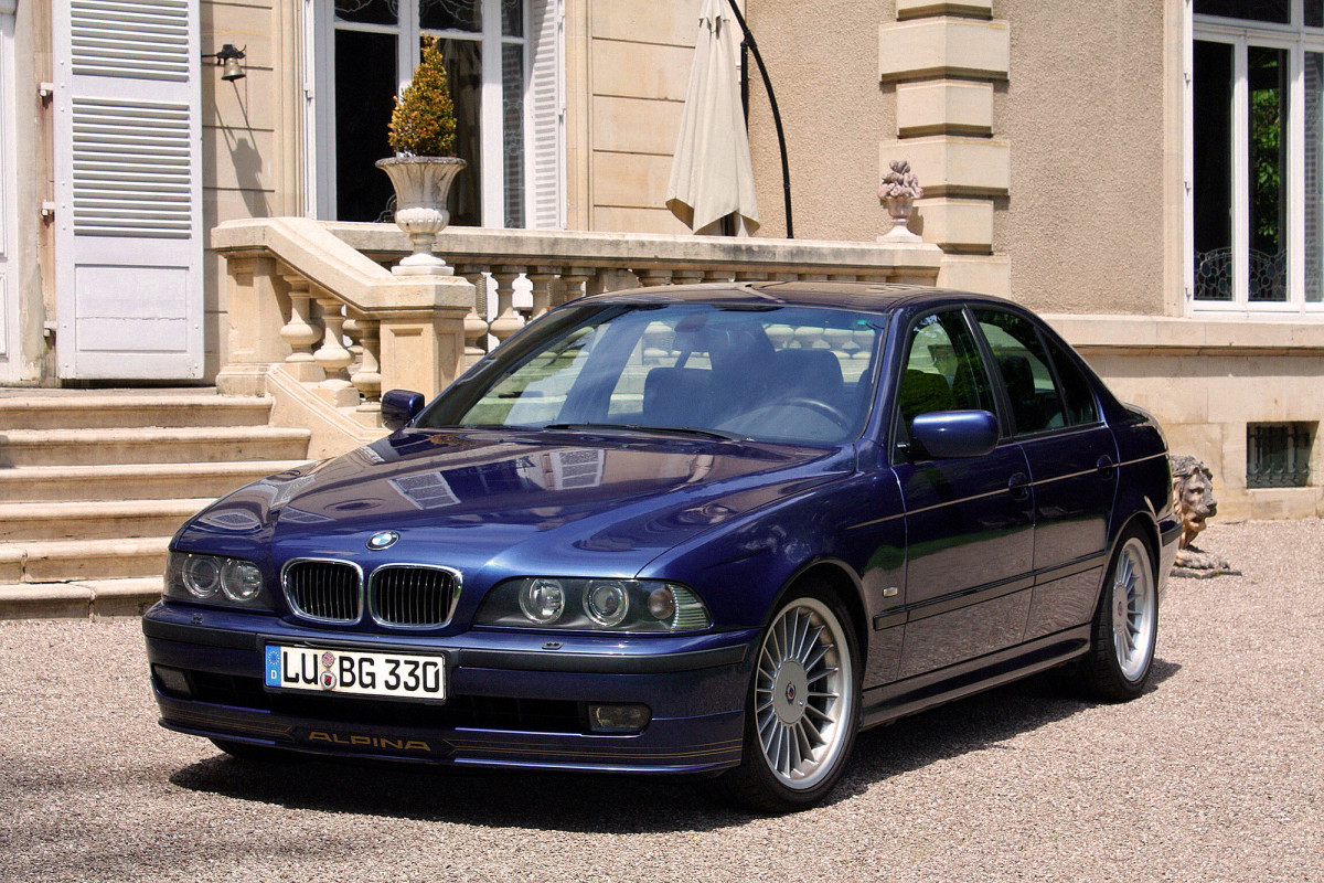 Fãs da Alpina, alegrem-se! BMW acaba de salvar os icônicos escapamentos quádruplos da marca