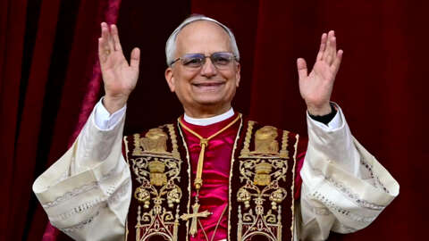 Papa Leão exorta a mídia a mostrar os verdadeiros horrores da guerra e não a propaganda dos videogames
