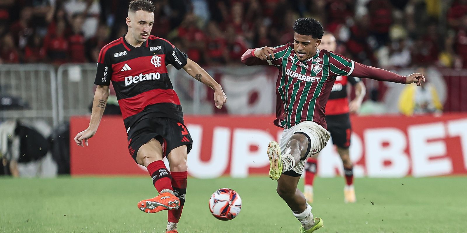 Fluminense e Flamengo jogam por título do Campeonato Carioca