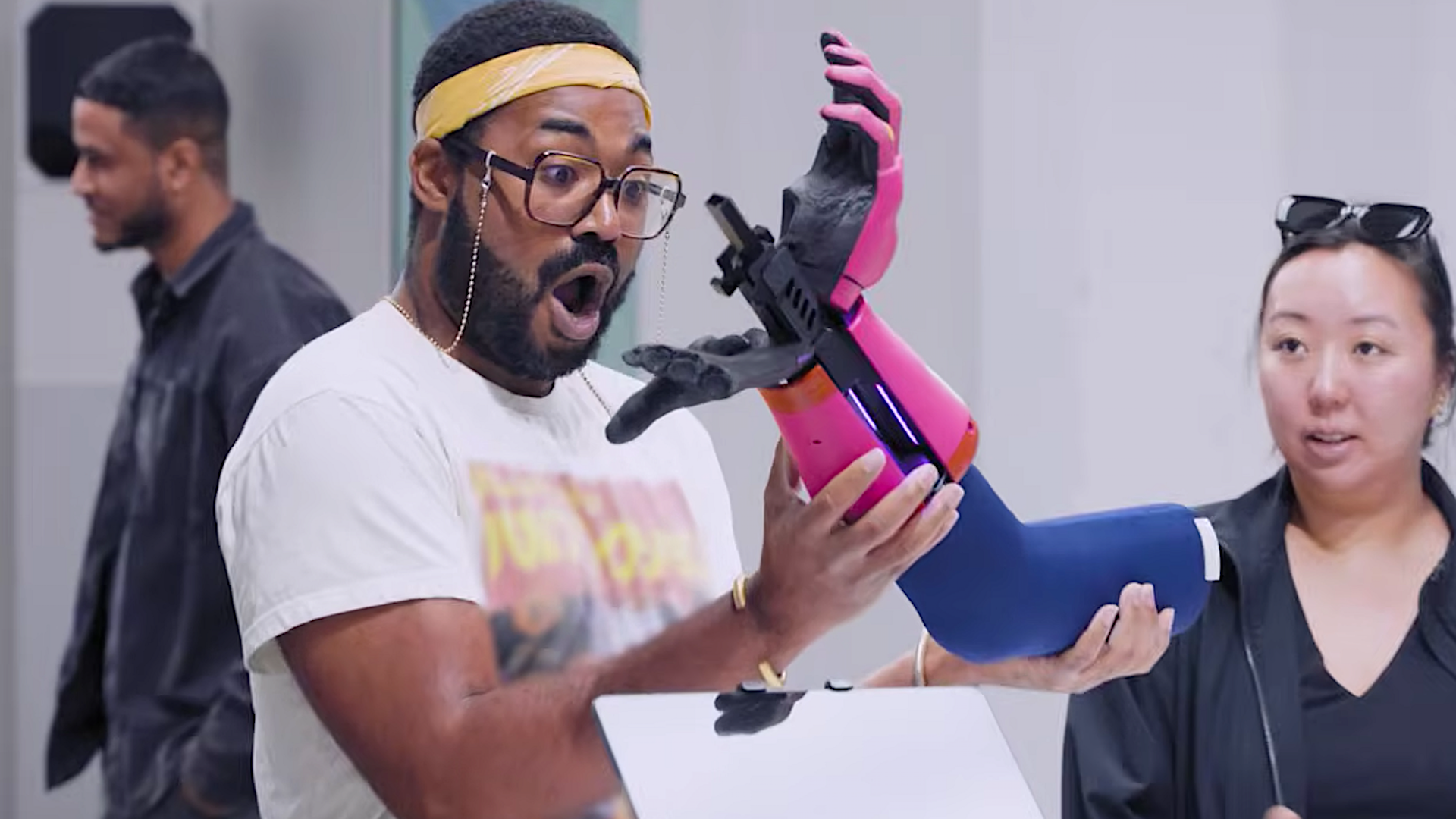 Assista a um showroom de ficção científica se tornar uma zona de explosão no novo vídeo da pegadinha do lançamento de ‘Marathon’ da Bungie (vídeo)