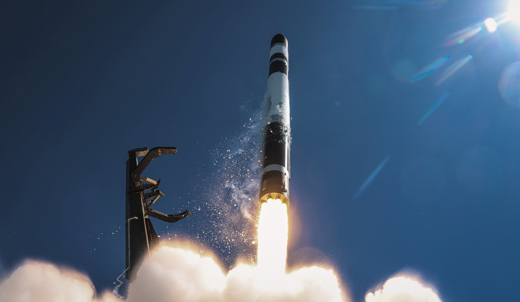 Veja o Rocket Lab lançar os primeiros dois satélites de navegação ‘Celeste’ da Europa no início de 25 de março