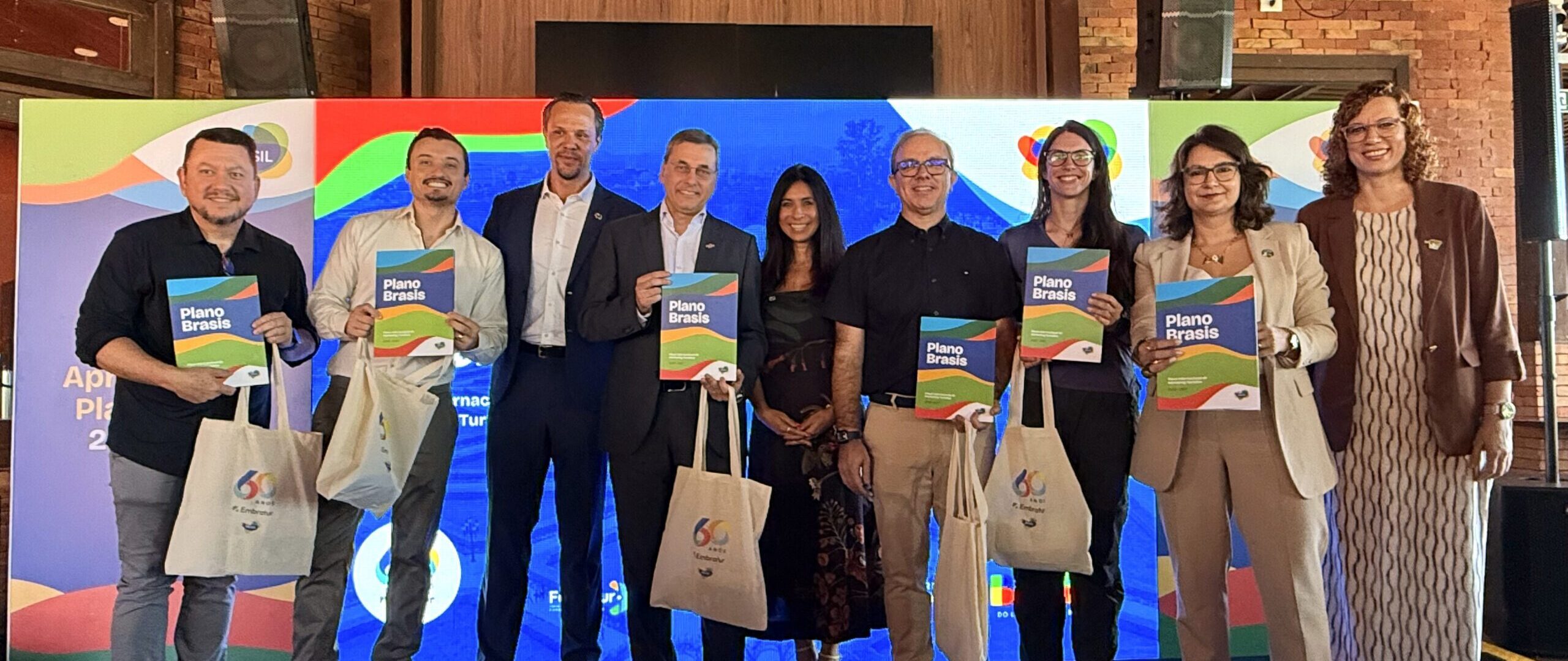 Embratur apresenta Plano Brasis ao trade do Paraná e destaca estratégias para ampliar entrada de turistas internacionais