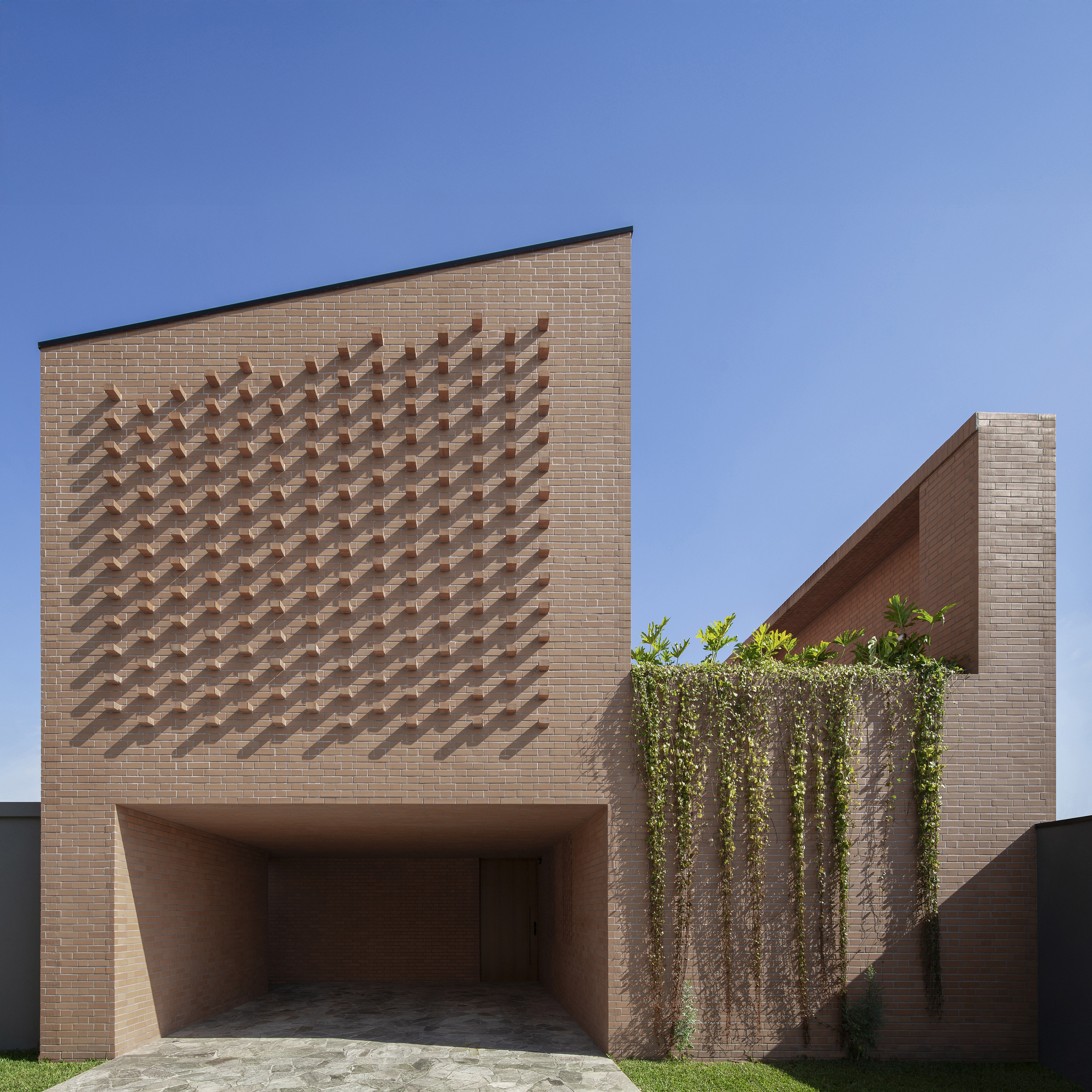 Torrão House / Nommo Arquitetos + Luana Barichello