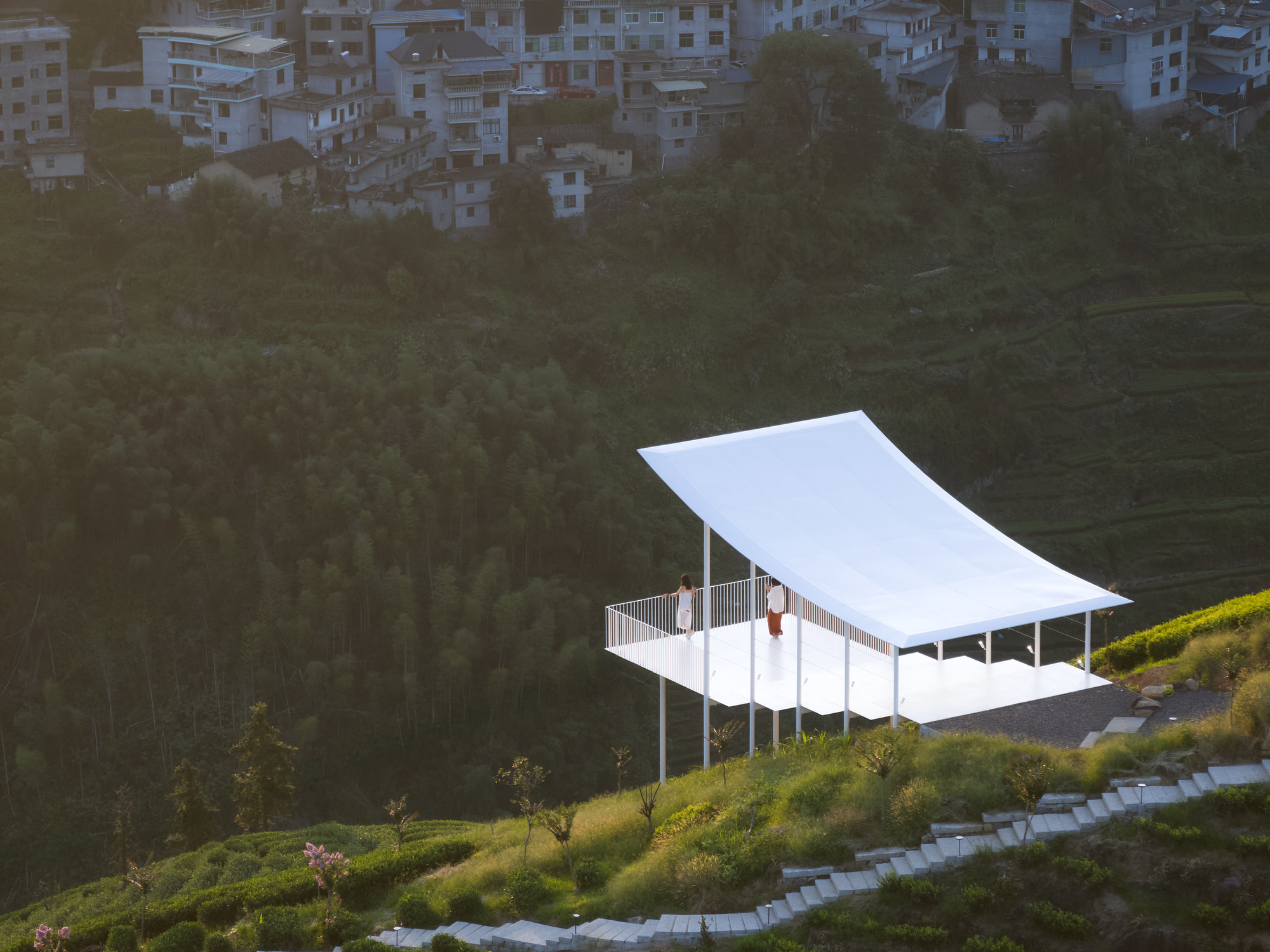 Pavilhão Flutuante / Estúdio RE+N