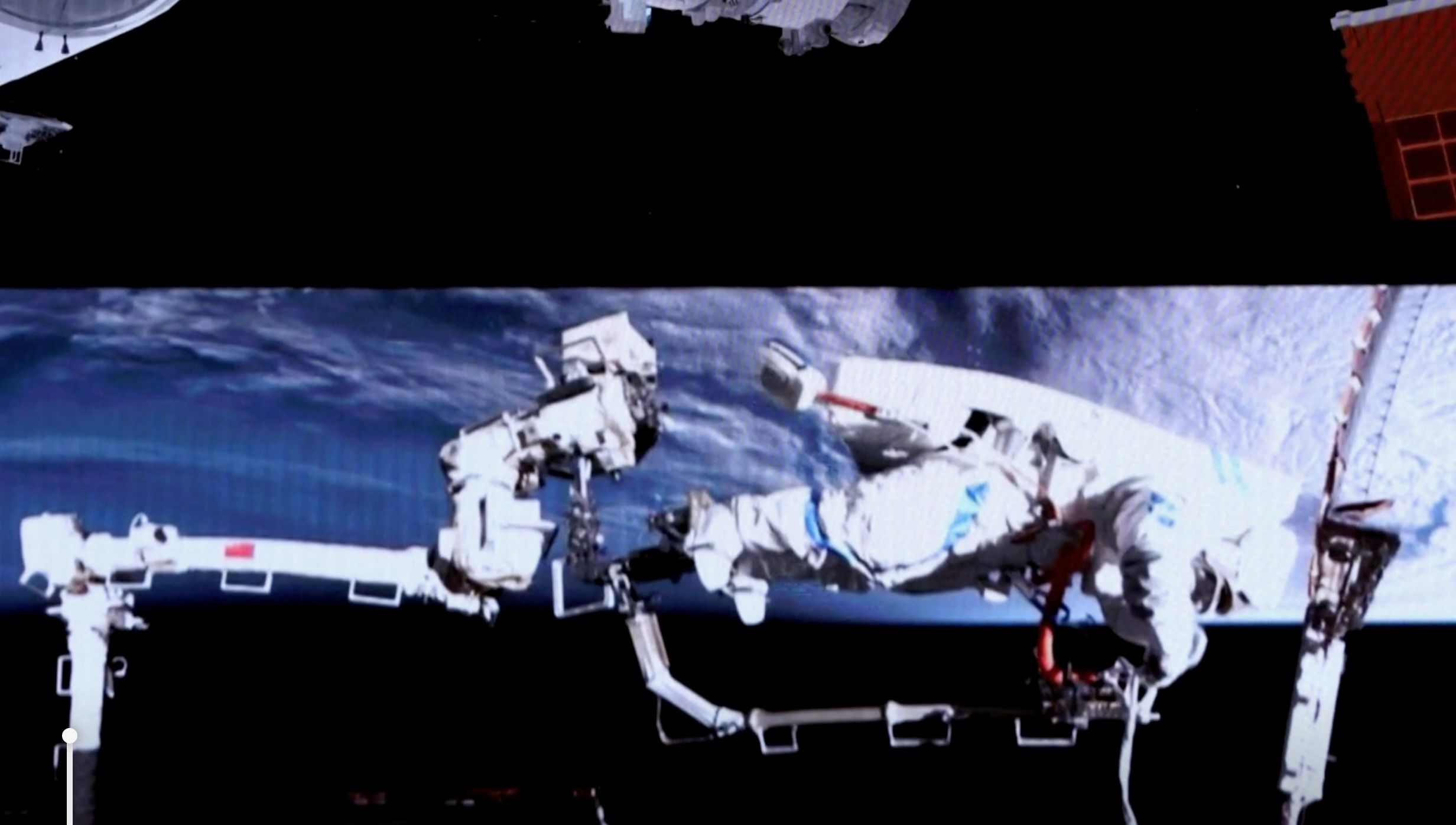 Astronauta chinês realiza 6ª caminhada espacial recorde fora da estação espacial Tiangong (vídeo)
