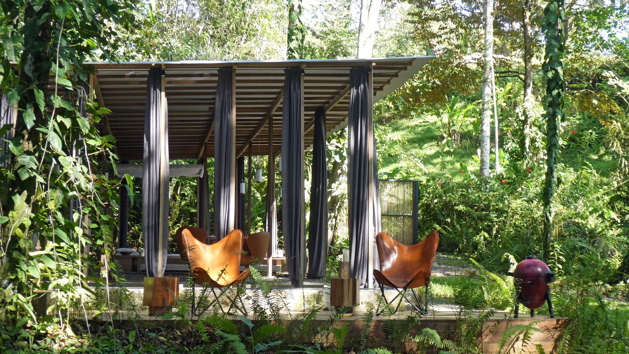 Cabanas Adaptativas na Costa Rica: Projetando para Umidade e Ventilação na Selva