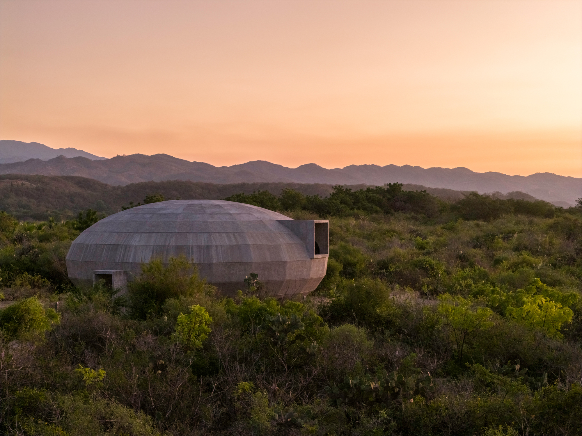 Pavilhão de Cogumelos Casa Wabi / OMA