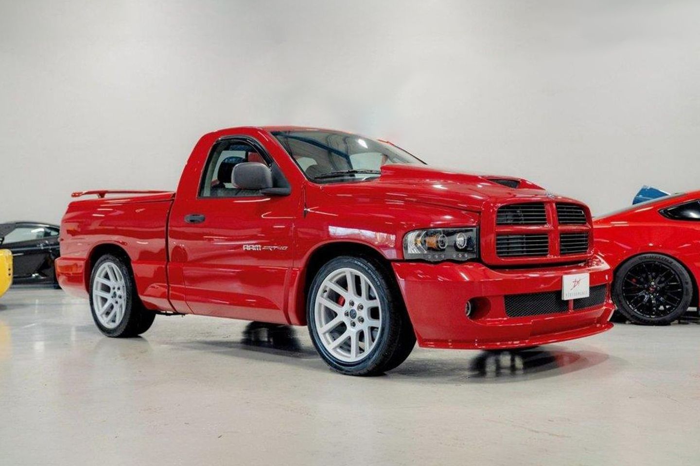 Dodge Ram SRT-10 | Identificado