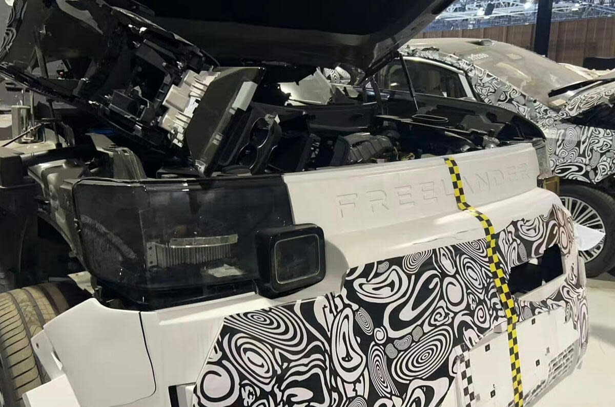 Novo Land Rover Freelander vazou após teste de colisão