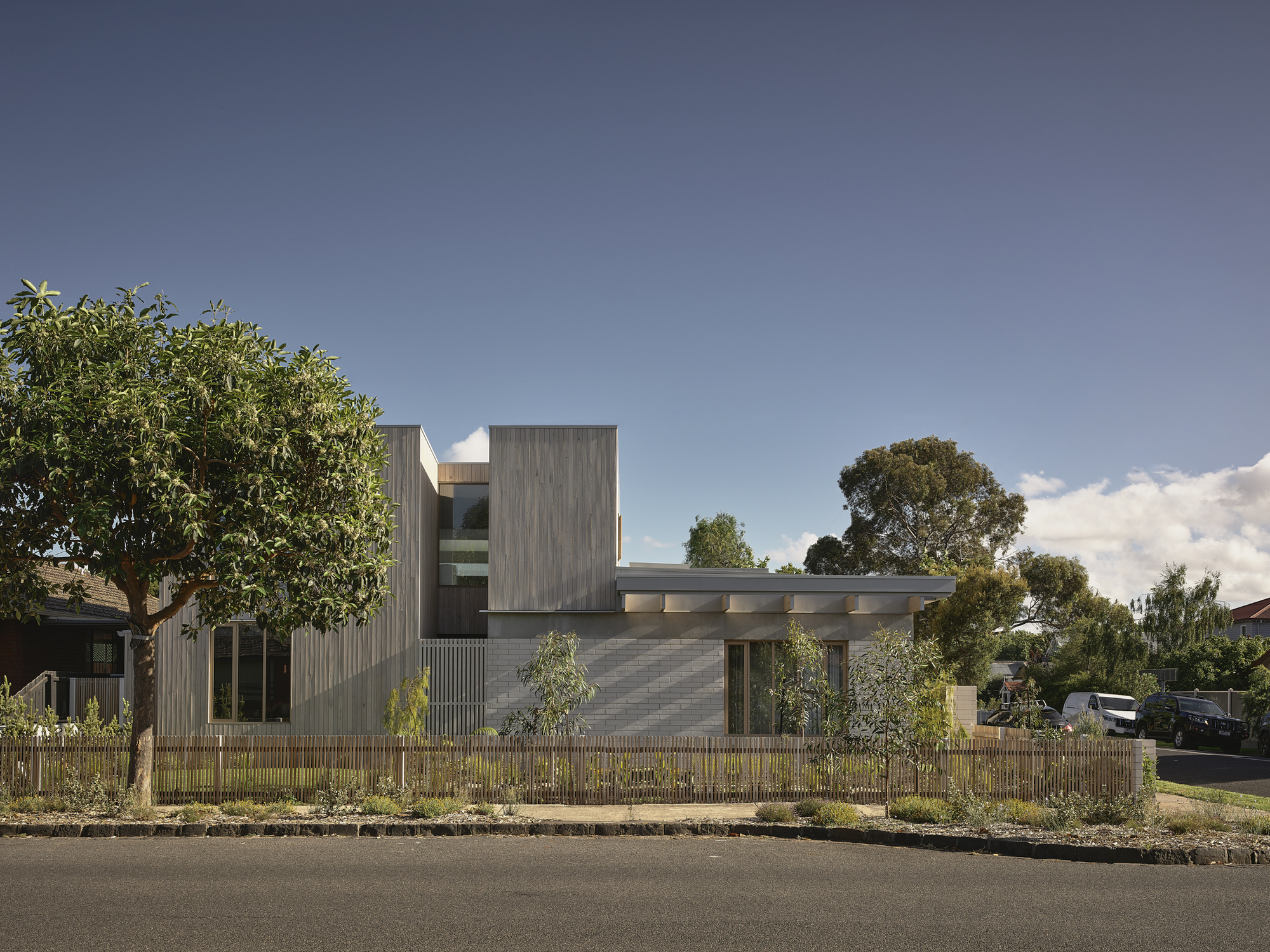 Pavilhão Residencial / MRTN Architects