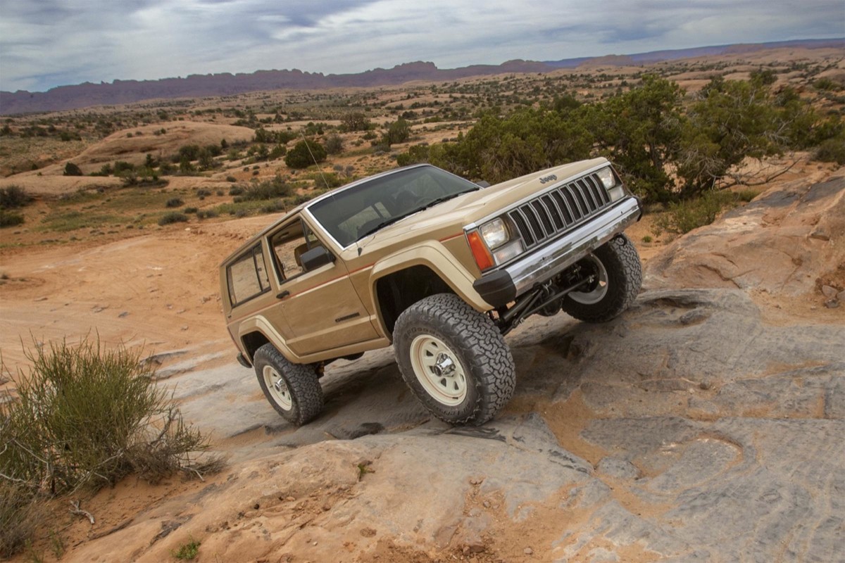 Jeep revela seis conceitos selvagens com Retro Cherokee e V8 Wrangler