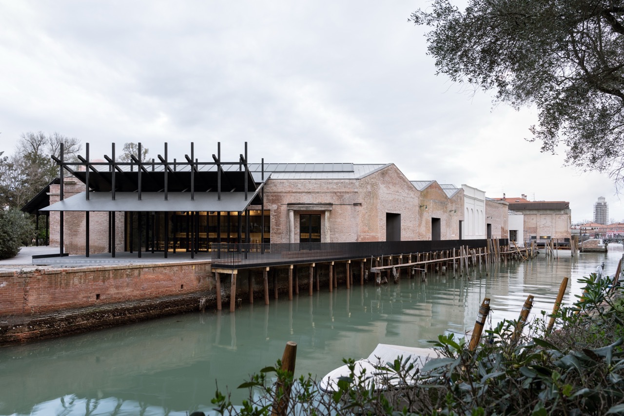 La Biennale di Venezia inaugura pavilhão central renovado no Giardini