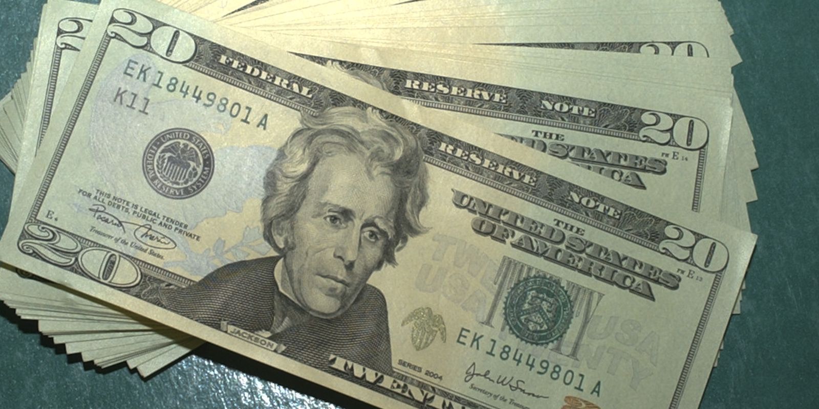 Apesar de guerra, dólar cai 1,27%, e bolsa sobe 3% na semana