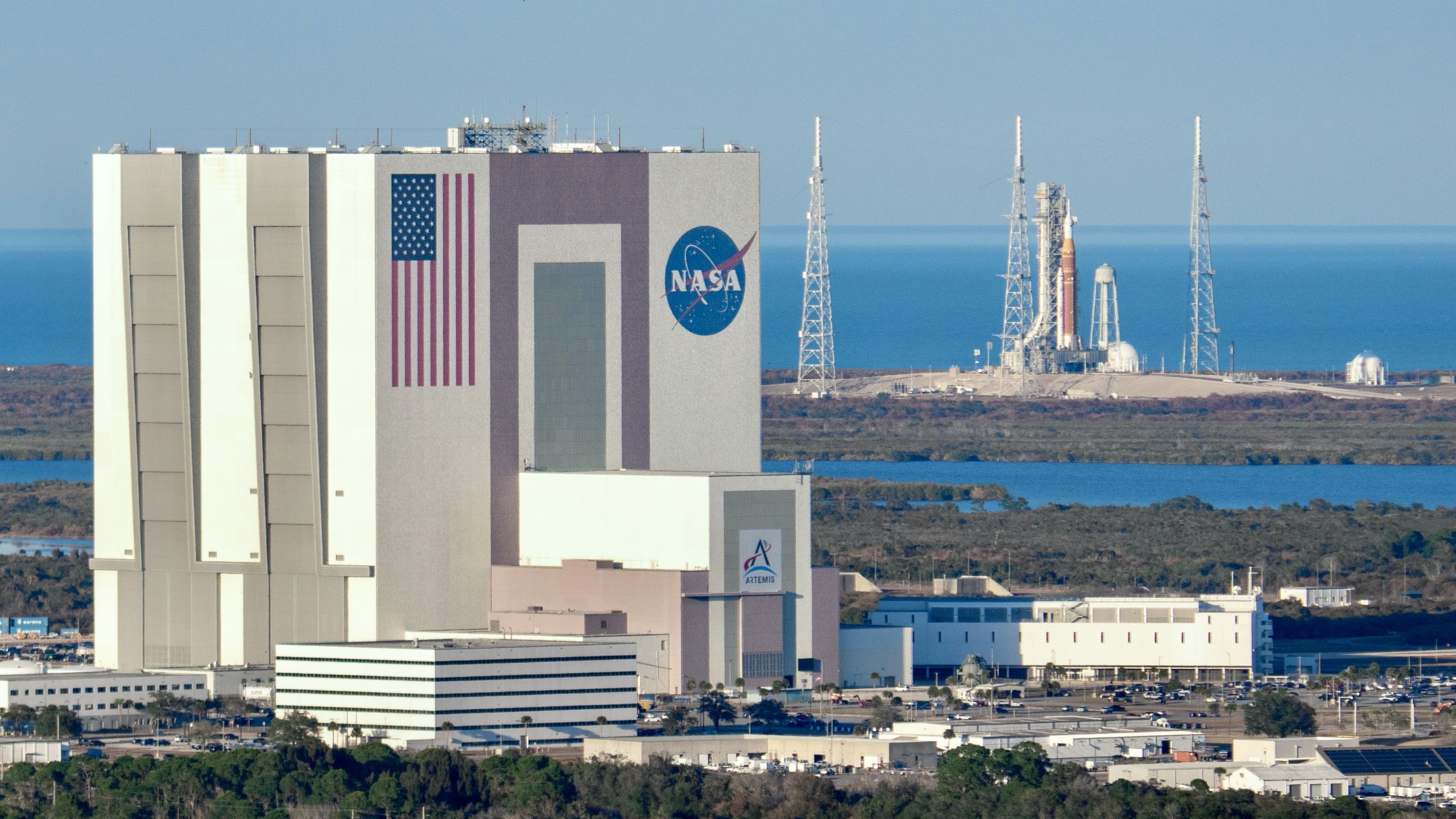 A NASA quer acelerar suas missões Artemis à Lua. Será necessário descartar algum hardware grande para fazer isso.