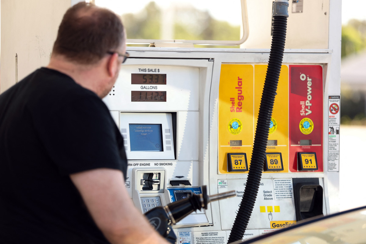 O aumento dos preços da gasolina está empurrando mais compradores de automóveis nos EUA para veículos elétricos