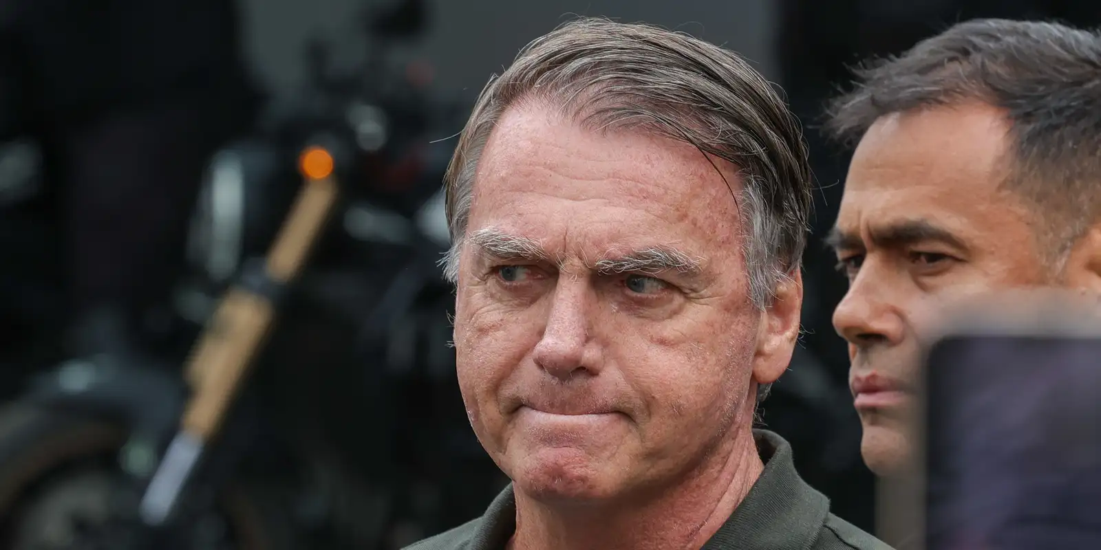 PGR dá aval para Bolsonaro fazer cirurgia no ombro