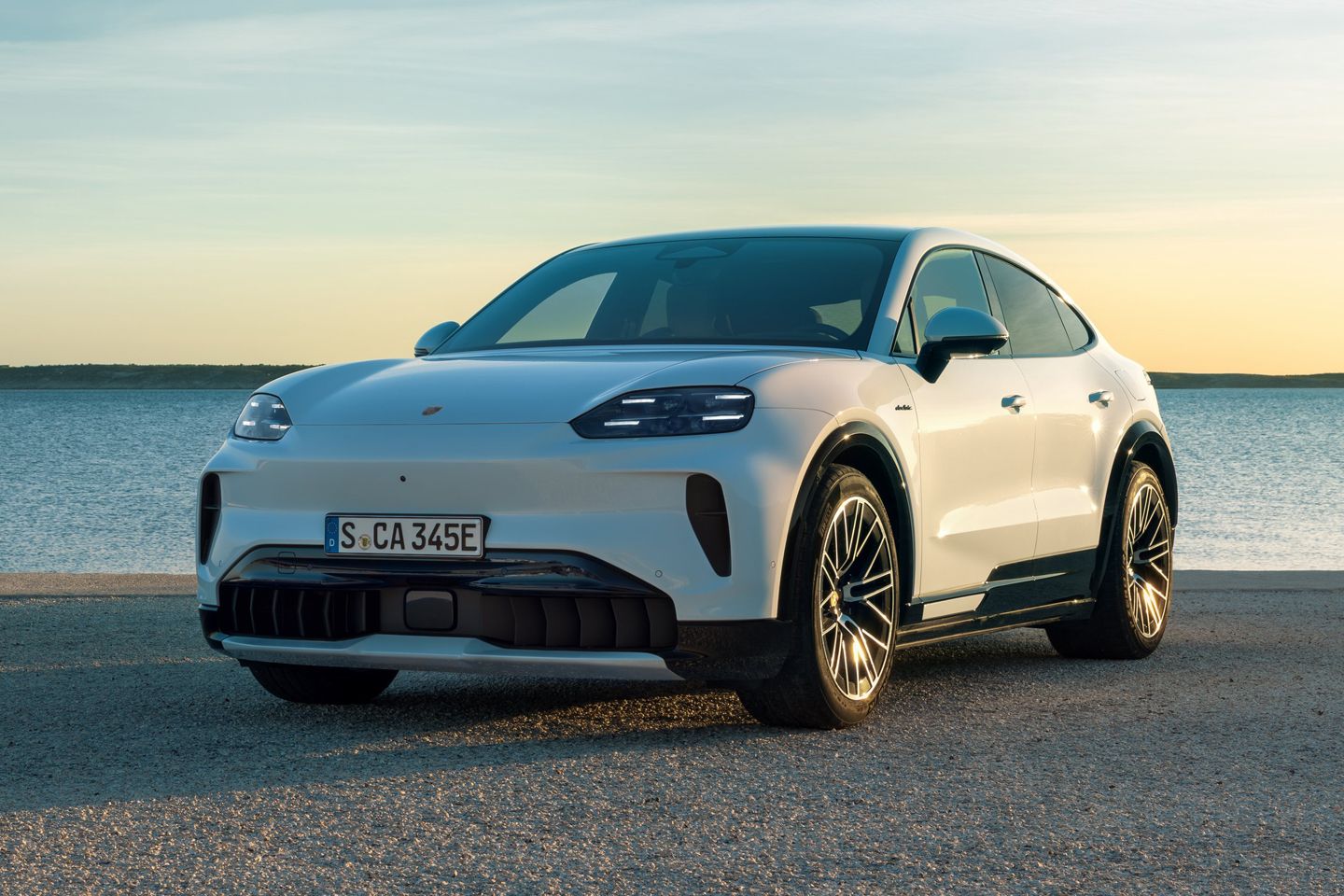 Novo Cayenne Coupe Electric ‘extrovertido’ revelado