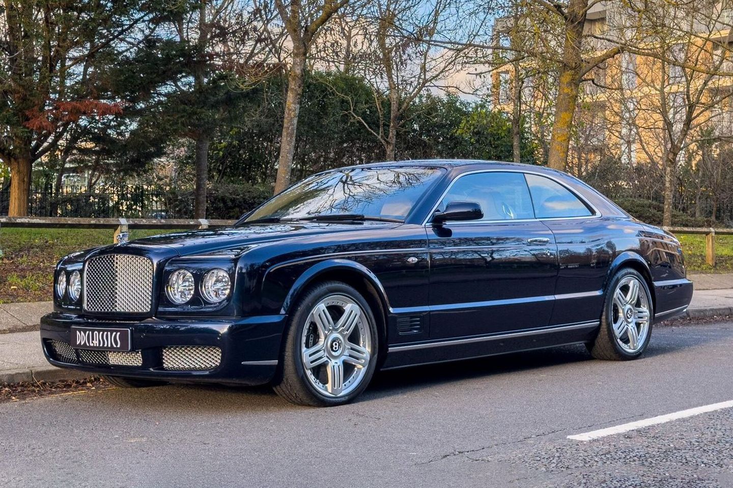 Épico Bentley Brooklands | Identificado
