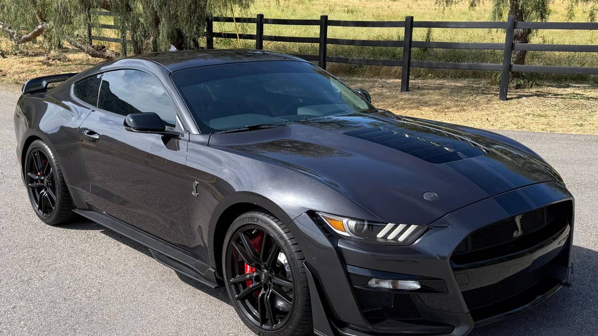 O Shelby GT500 de 250 milhas de Dave Navarro foi vendido por mais do que novo – e ainda pode ser um negócio