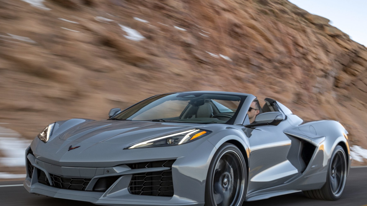 Evite o Corvette Grand Sport X e economize milhares com este E-Ray usado