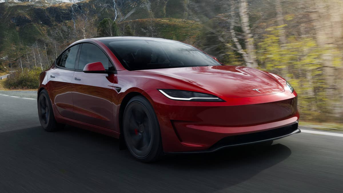Os compradores do Tesla Model 3 acabam de ganhar um ano grátis de superalimentação