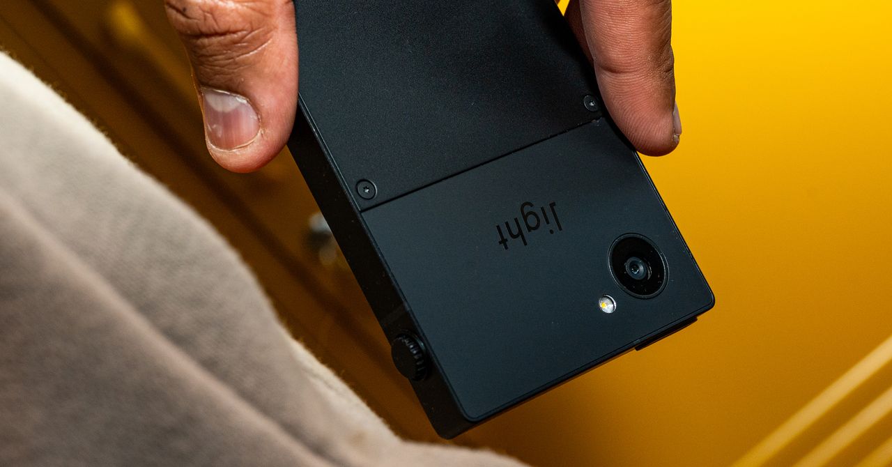 Light Phone está tornando seu telefone idiota mais útil com ‘ferramentas’ de terceiros