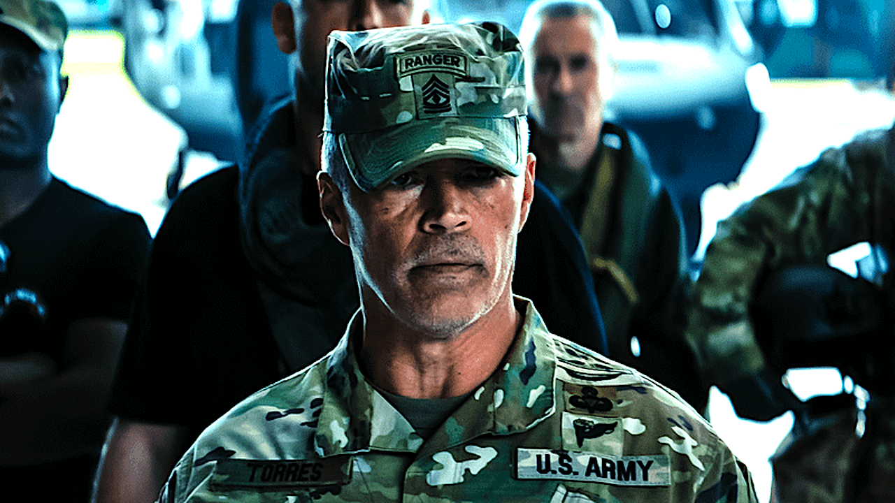 ‘Não parecia um filme de ficção científica’: Esai Morales sobre como dar vida a um Ranger do Exército no sucesso de ficção científica da Netflix, ‘War Machine’ (entrevista)
