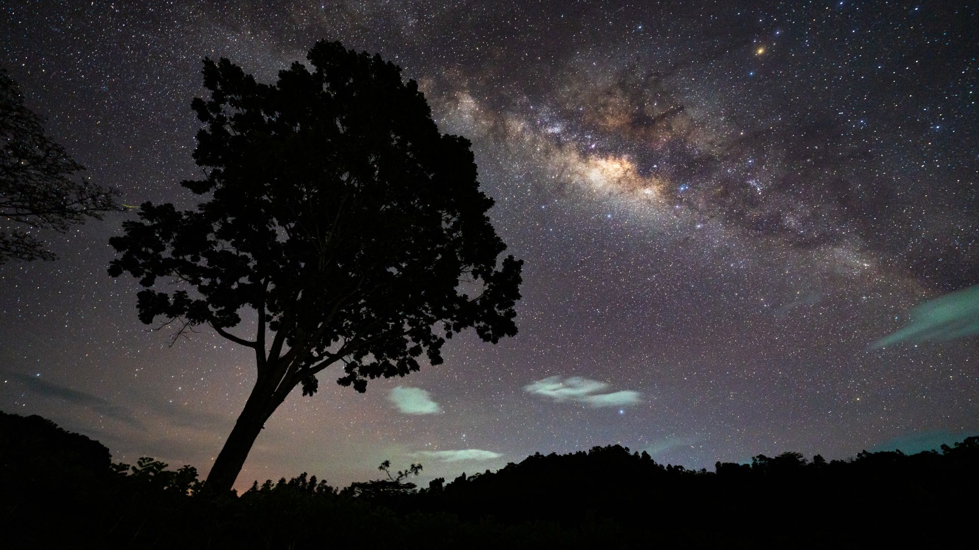 A lua nova de abril de 2026 traz vistas incríveis da constelação de Hidra, Júpiter, Vênus e muito mais esta semana