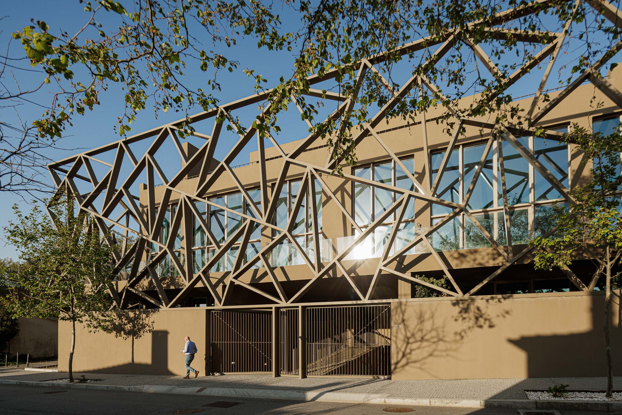 Granja Assembly / Lousinha Arquitectos
