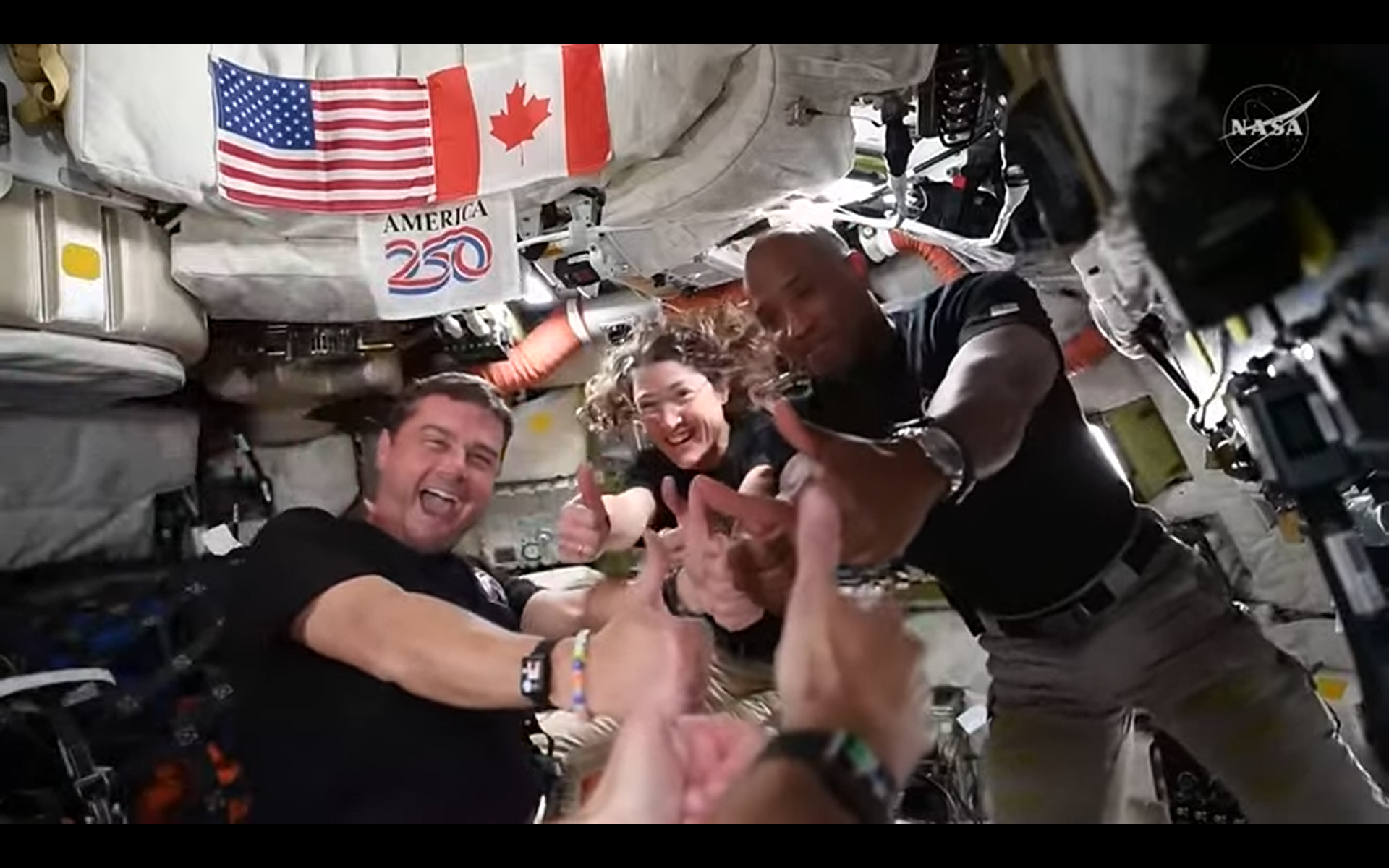 ‘Isso é realmente grande.’ Trump elogia astronautas da NASA Artemis 2 após feito histórico de sobrevôo lunar