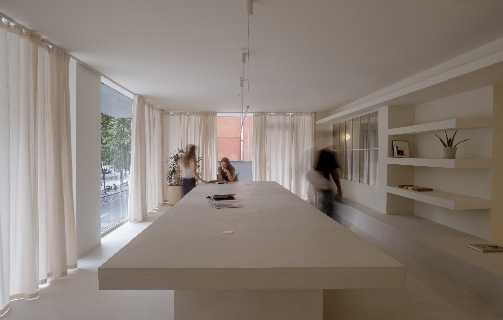 Escritório Unwhite / Brenzo | ArchDaily