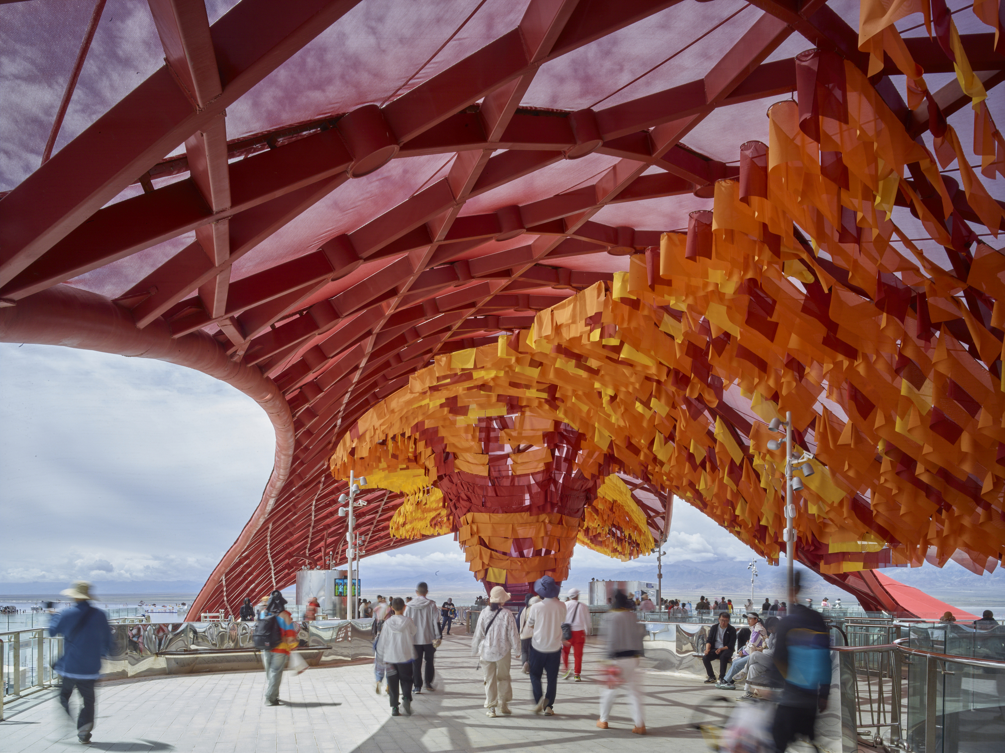 Estação Ferroviária Turística de Chaka Salt Lake / THAD SUP Atelier