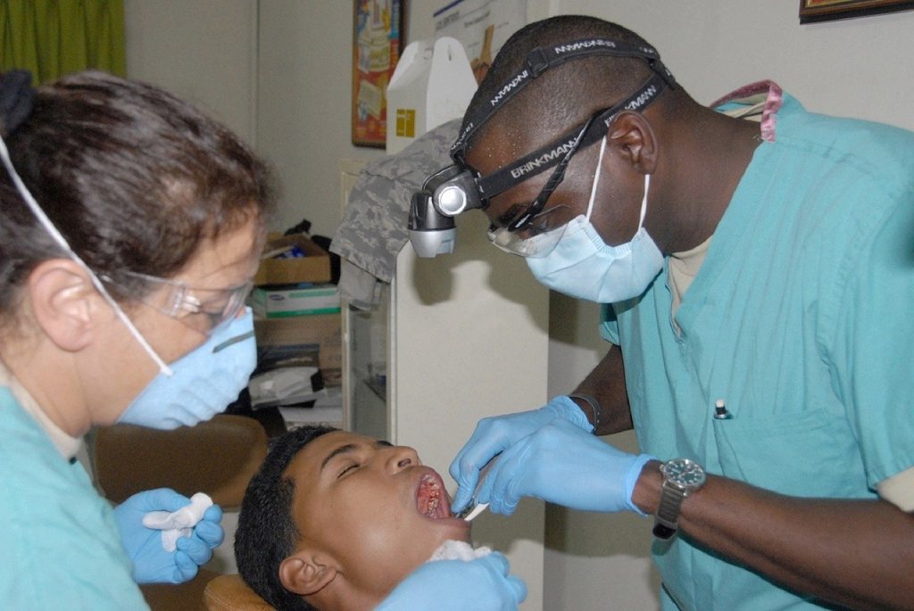 Como seu consultório odontológico pode melhorar a experiência do paciente