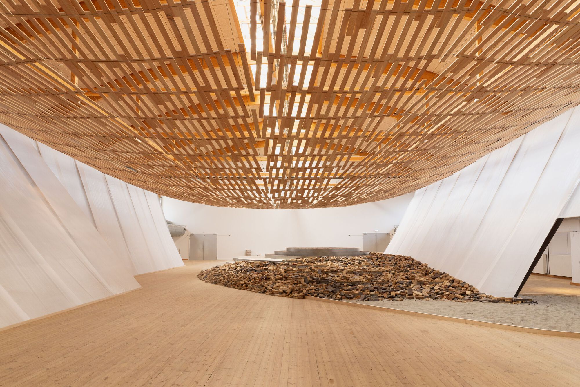 Instalação de árvore terrestre / Kengo Kuma & Associates + Dinesen