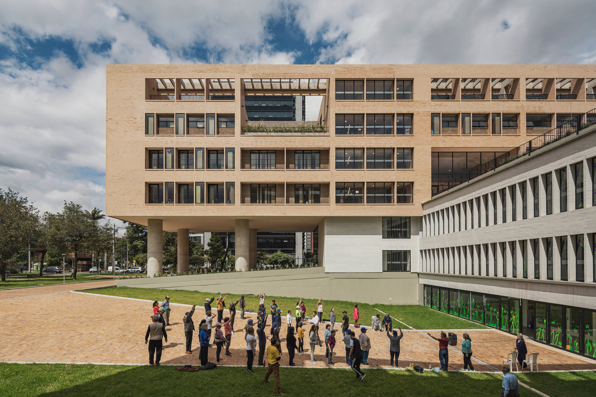El Camino: Complexo Habitacional para Idosos e Ex-Sem-abrigo / FP Arquitectura