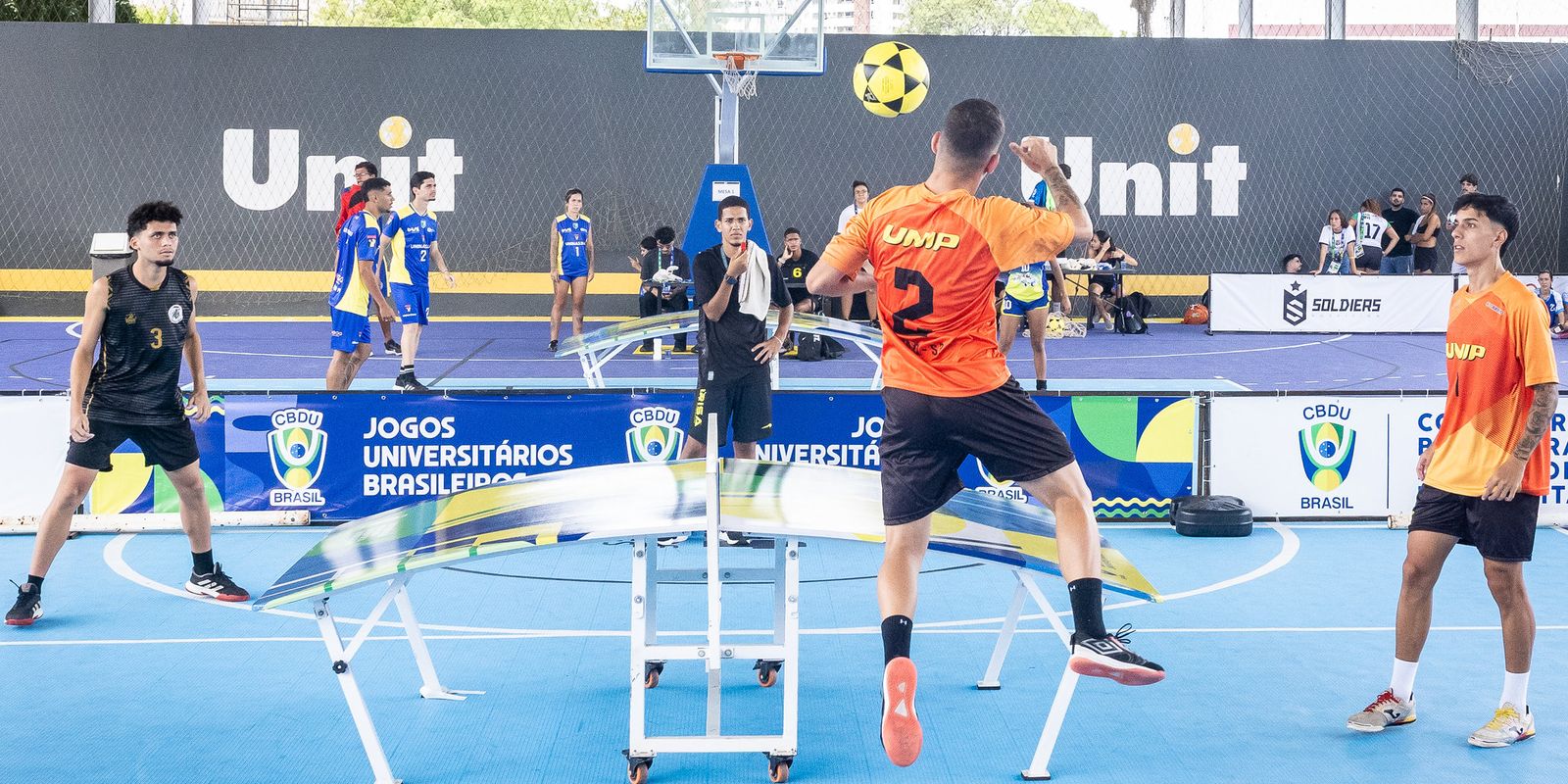 Esporte Universitário leva mensagem de paz em meio a conflitos globais