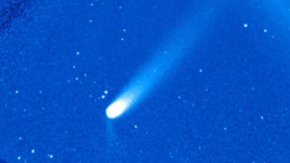 Veja o cometa PANSTARRS ‘ligar’ sua segunda cauda ao se aproximar da Terra
