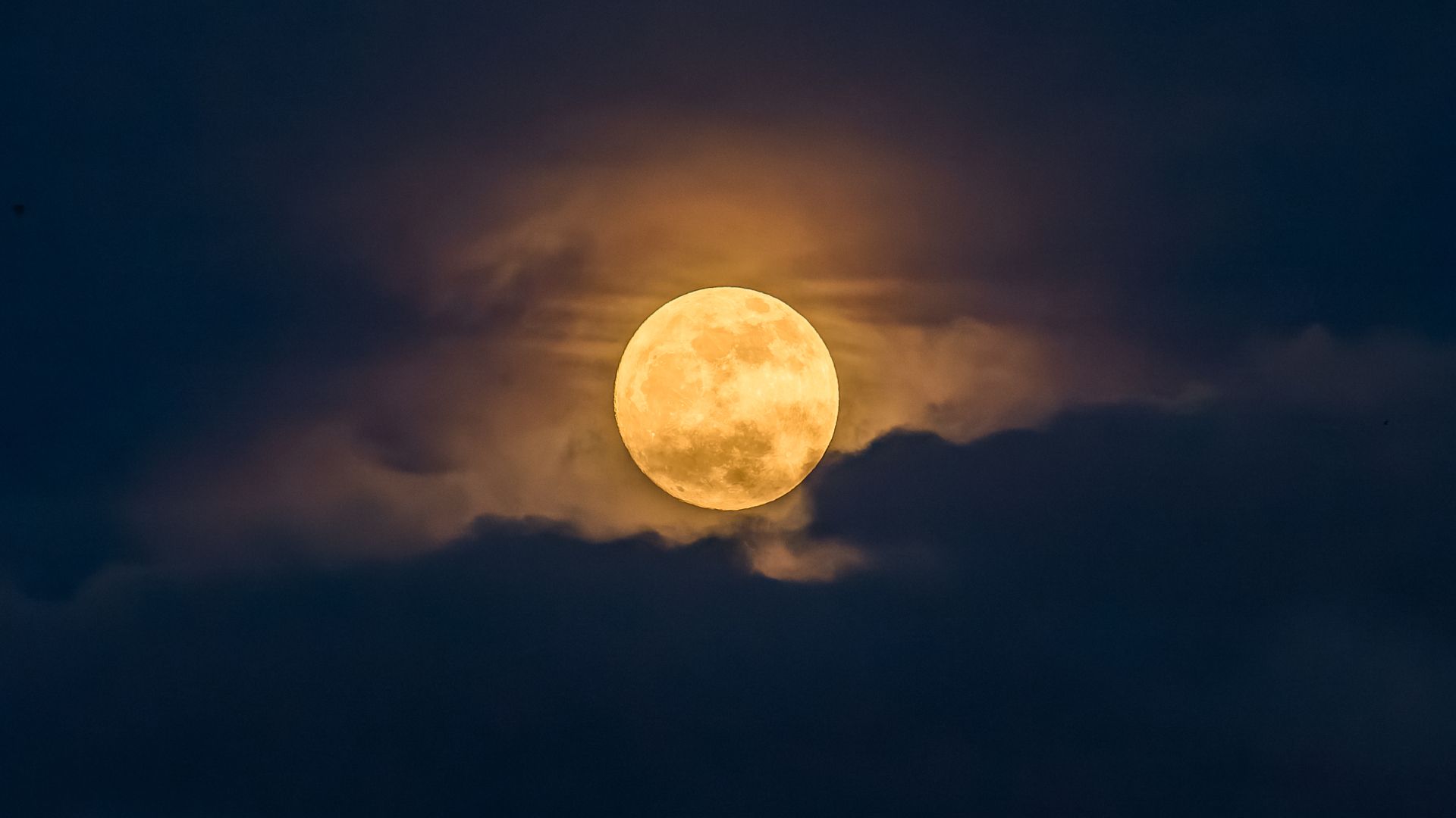 Lua cheia de maio de 2026 — Quando, onde e como ver a Lua Flor
