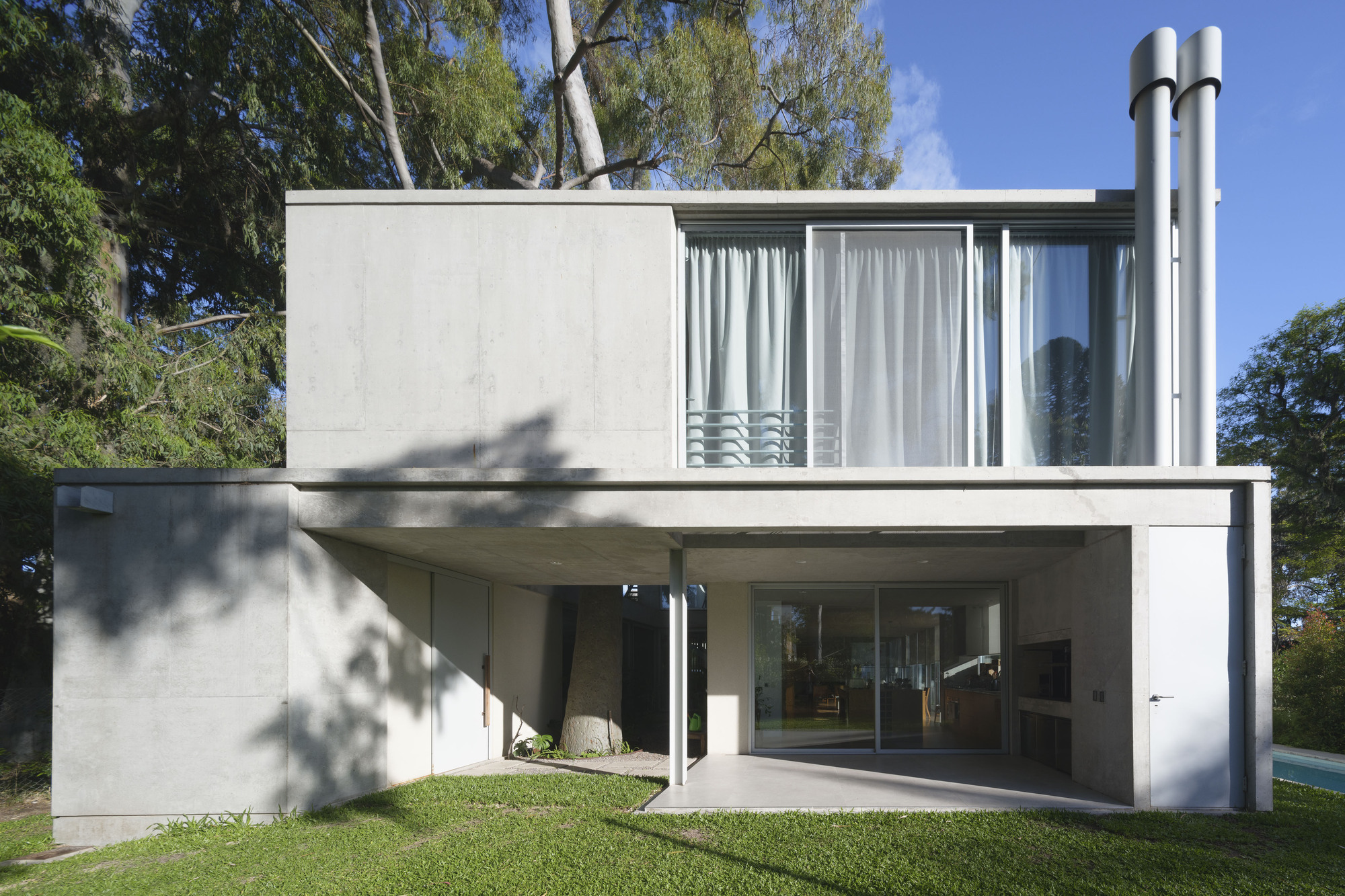 Casa dos Eucaliptos / Julia Yako + Laura Marino