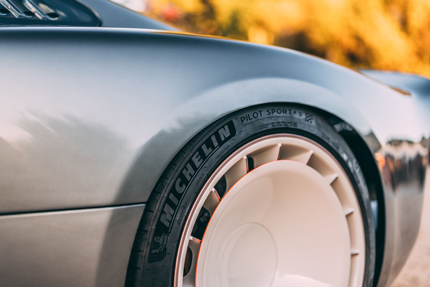 Receba até £ 100 em dinheiro de volta em pneus Michelin!