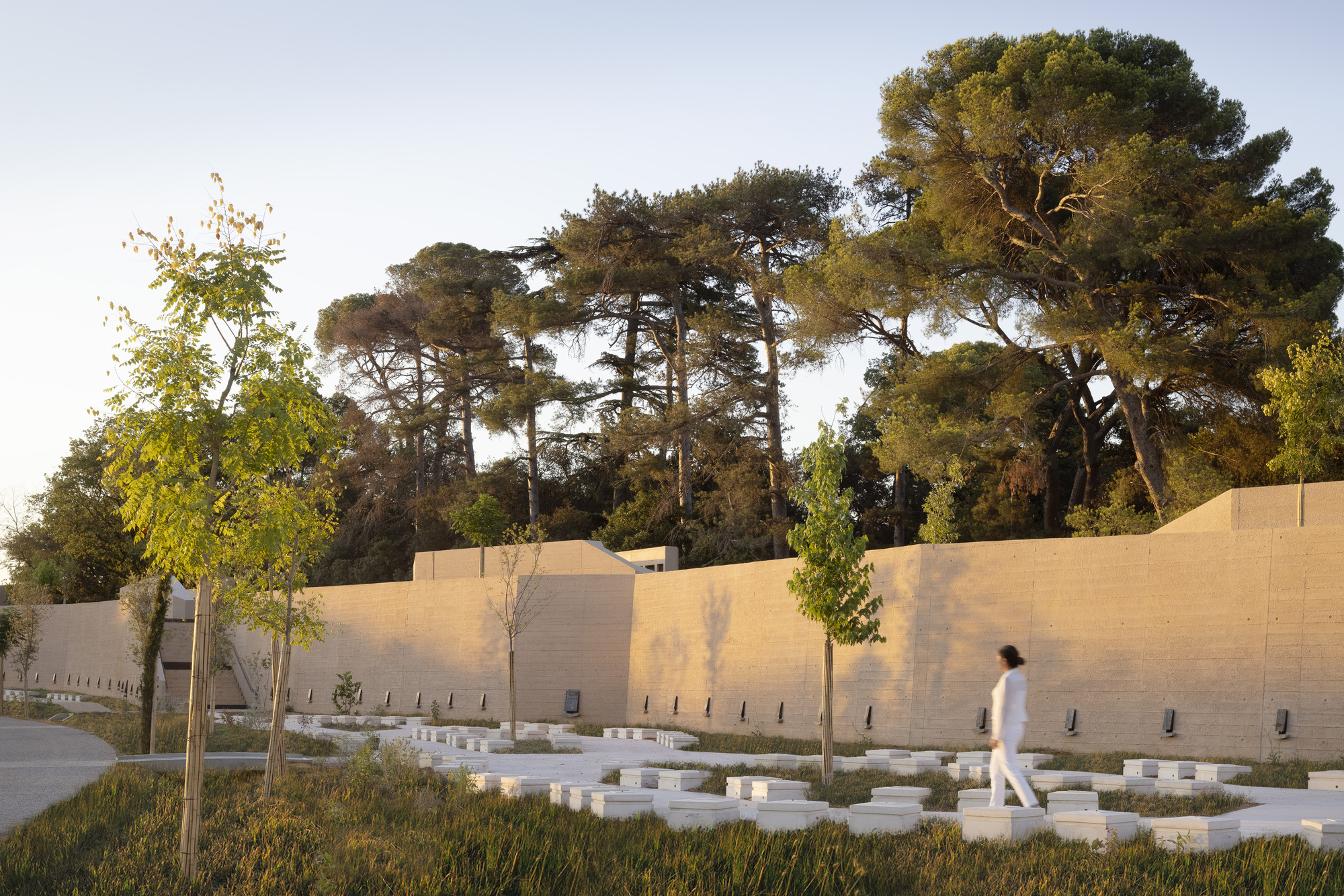 Cemitério Metropolitano de Montpellier / Agência Traverses – Paisagismo, Urbanismo, Arquitetura
