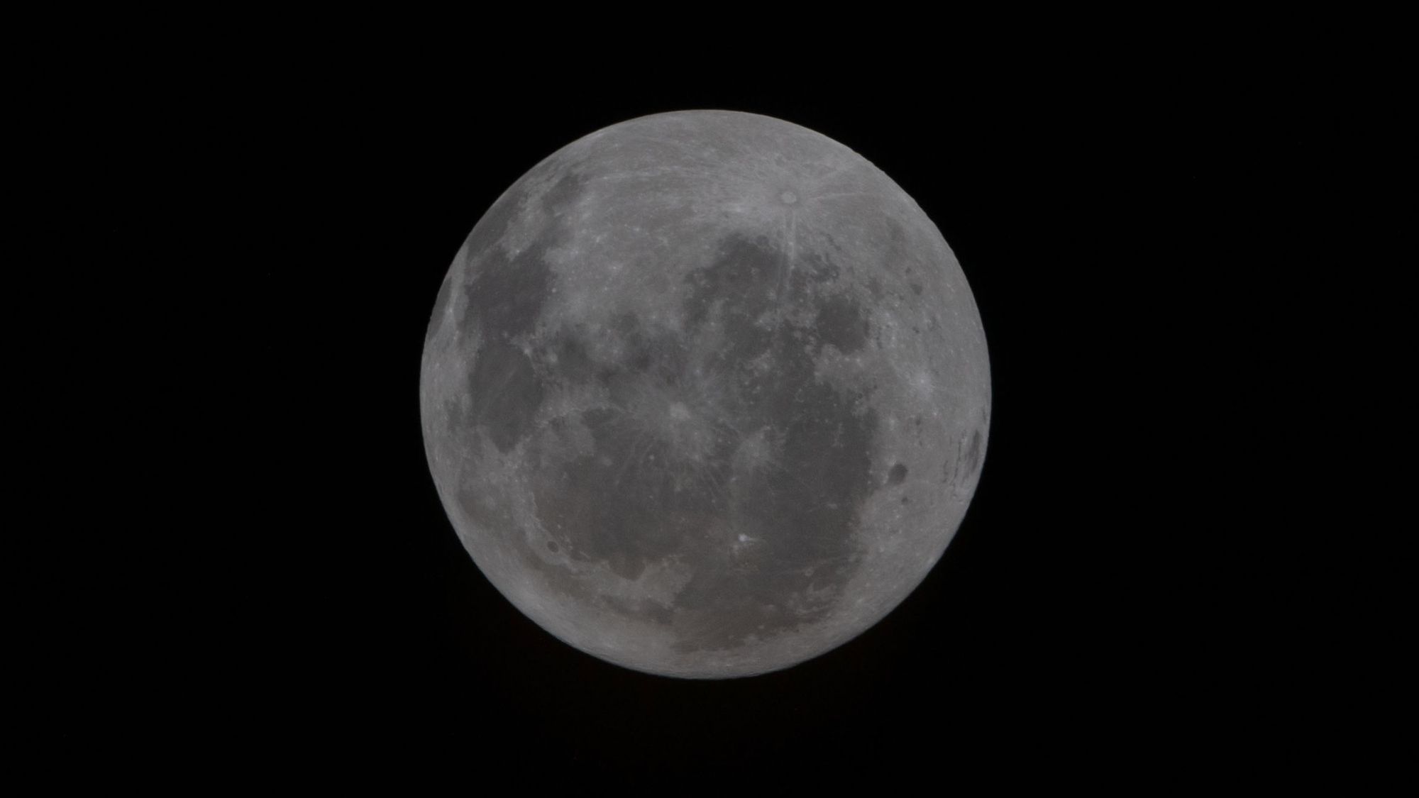 Quando a lua atinge seus olhos de sua nave Orion no alto, isso é uma ‘égua’