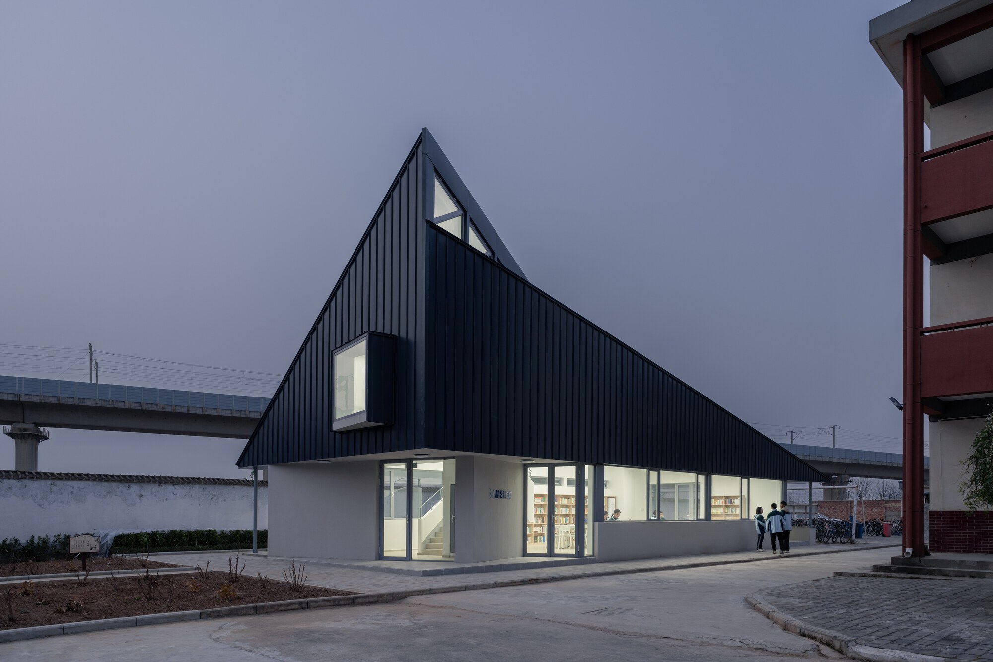 Biblioteca Samsung nº 3, apoiada pelo Shaanxi Hope Project / Wall Architects da XAUAT