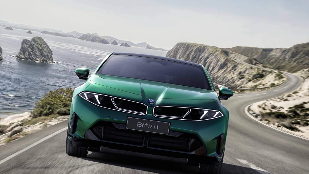 BMW lança EVs i3 e iX3 maiores que você não pode comprar