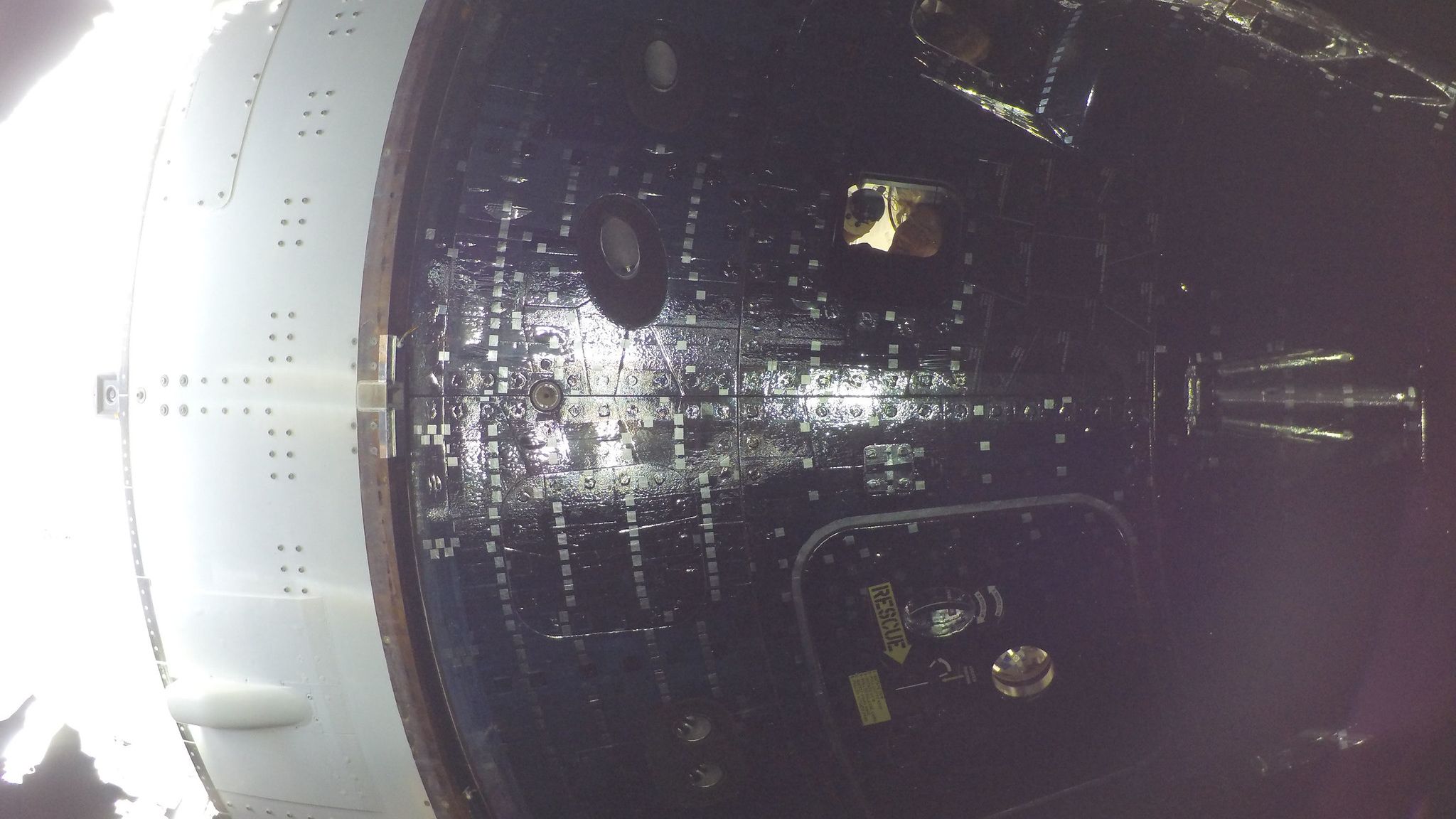 Astronauta Artemis 2 posa para foto selfie épica do dia em 9 de abril de 2026