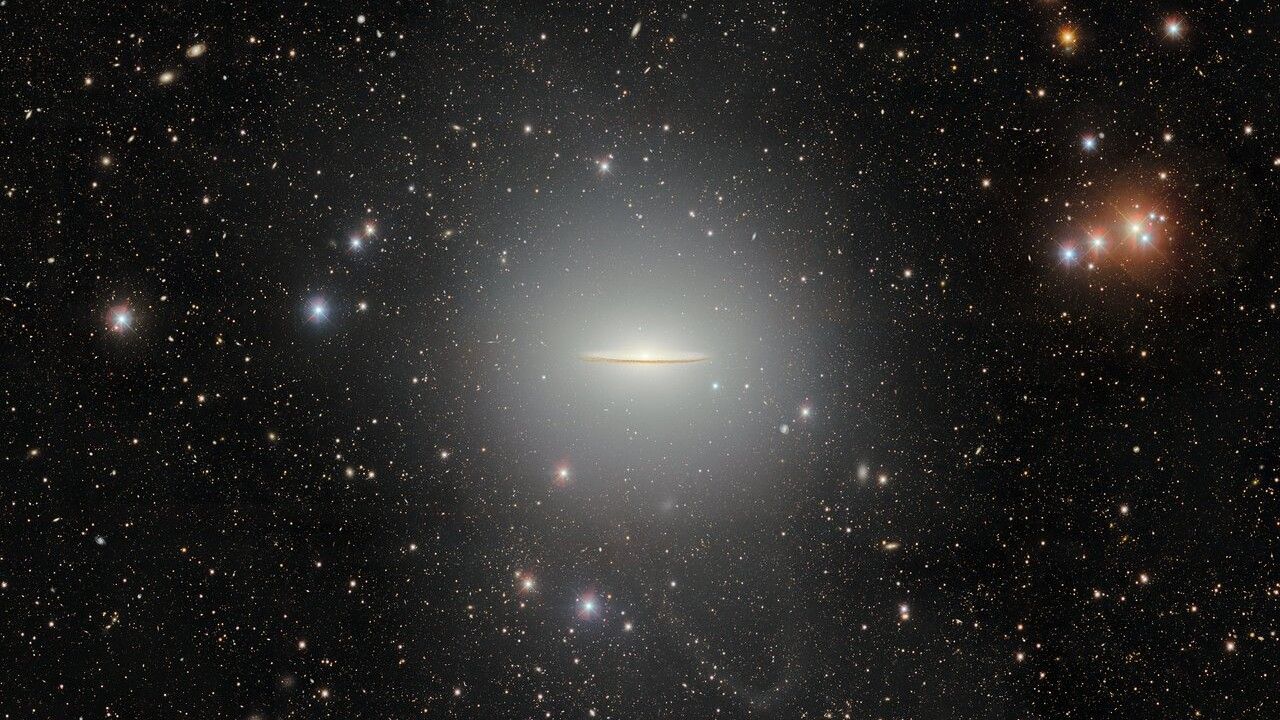 O cosmos usa um sombrero galáctico foto do dia 29 de abril de 2026
