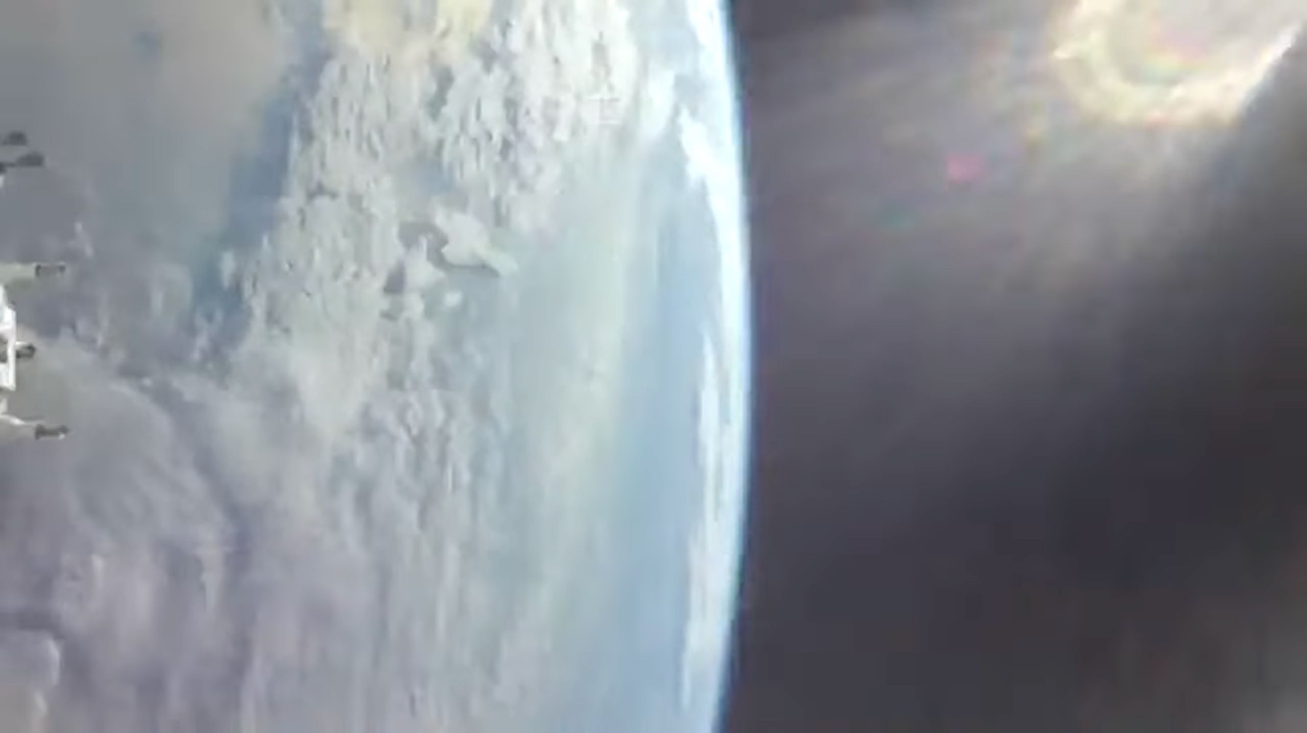 Astronautas da Artemis 2 dirigem-se para a lua após queima decisiva do motor (vídeo)